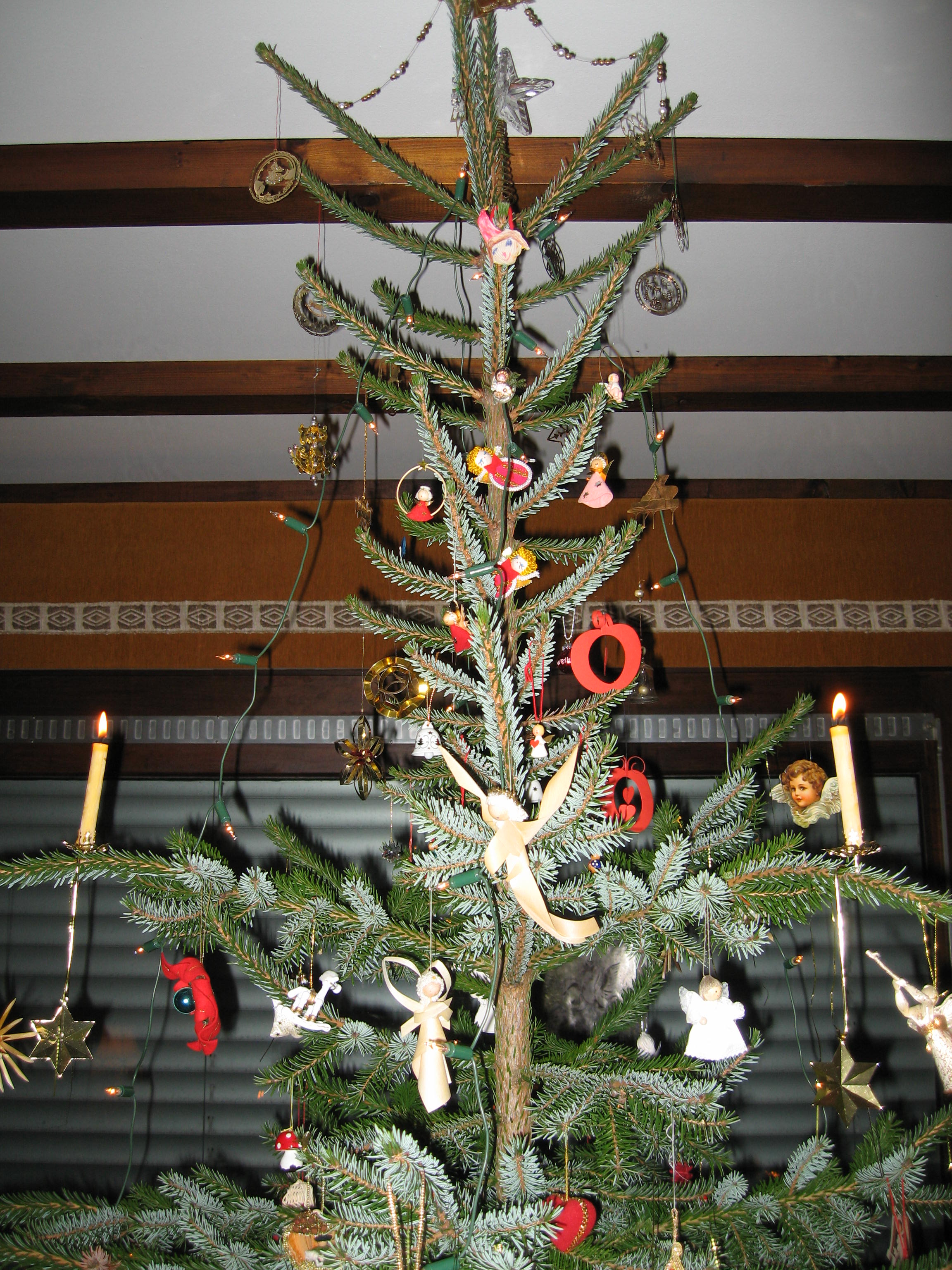 Christmas tree detail