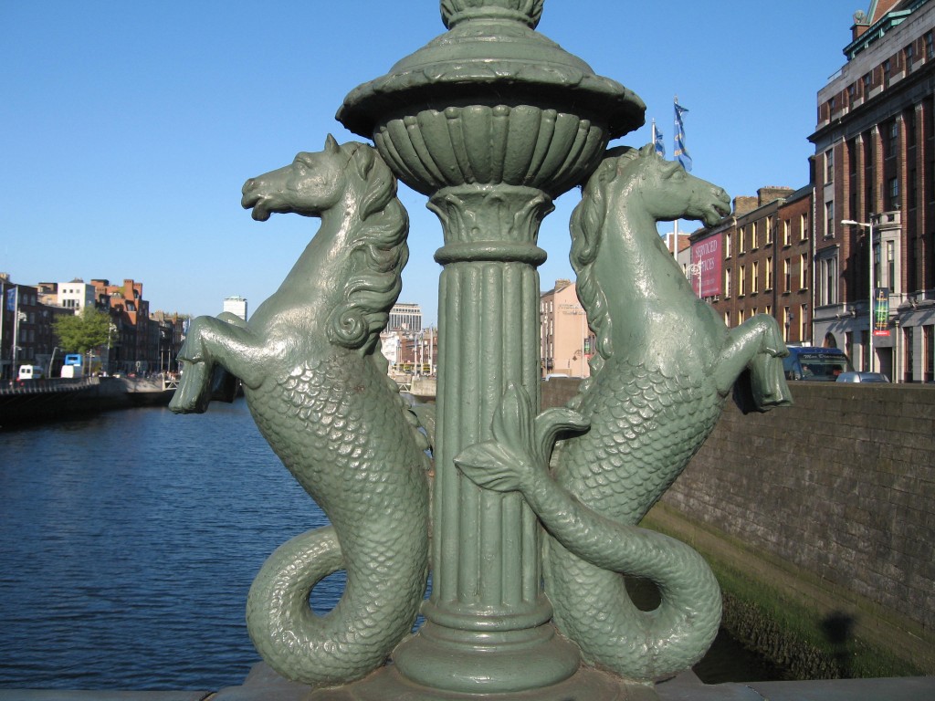 Lamppost foot