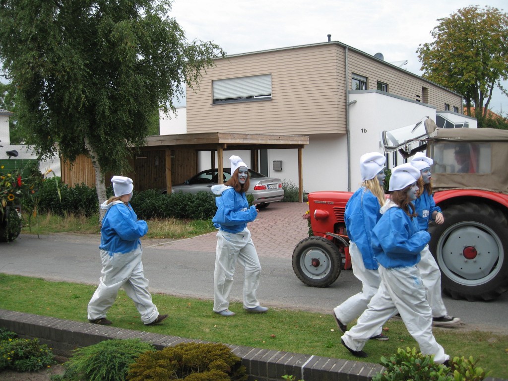 Harvest parade Smurfs
