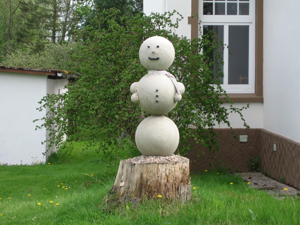 Osten snowman