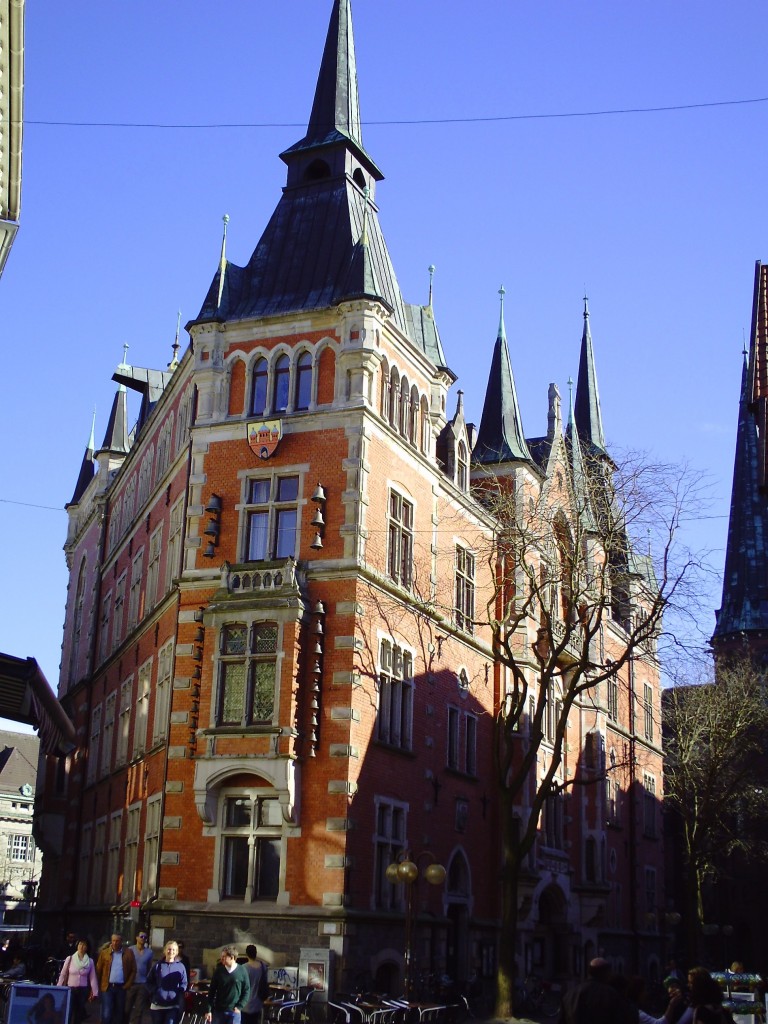 The triangular Old Townhall, buil in 1888.