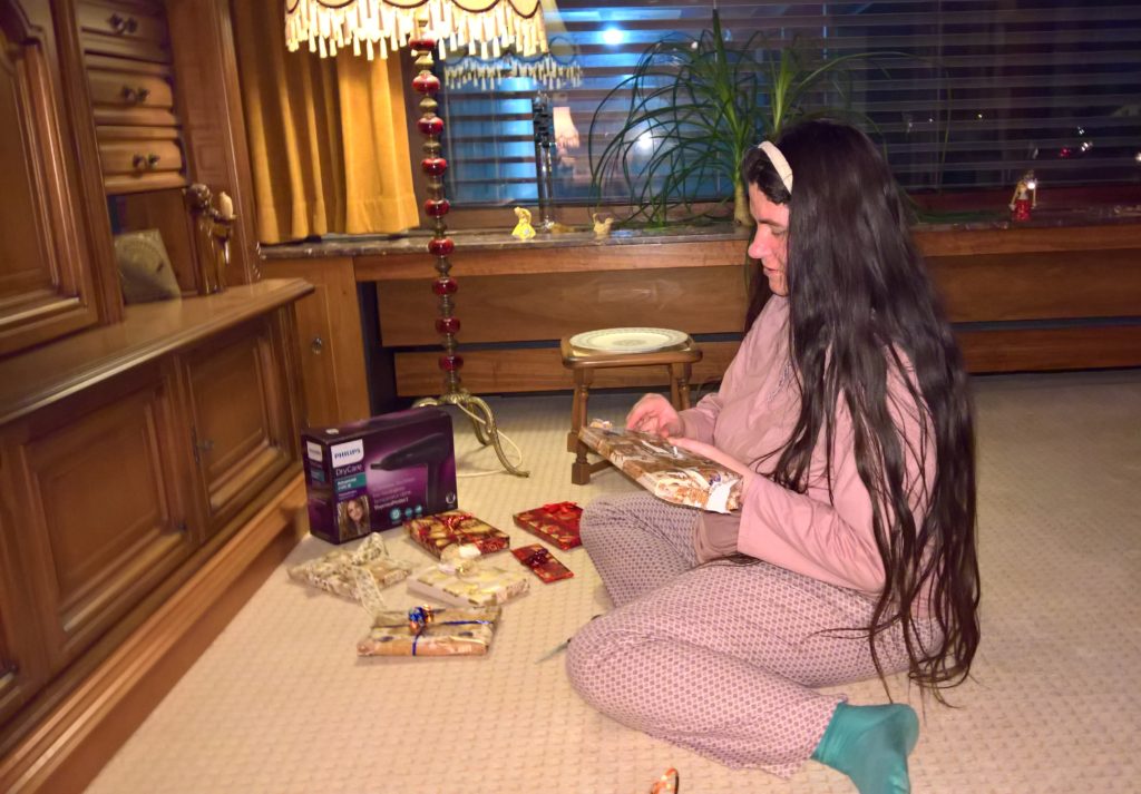 Unwrapping presents