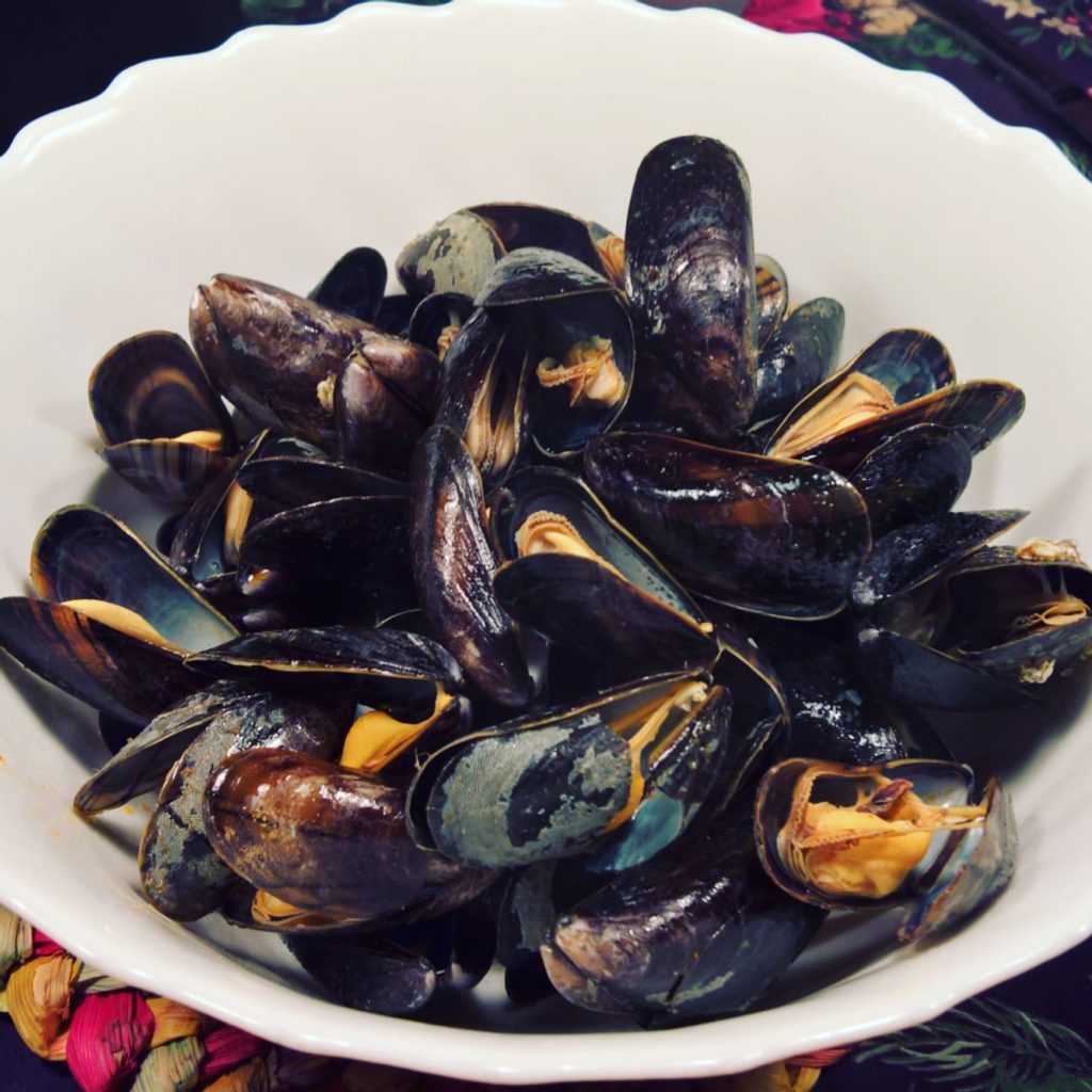 Steamed mussels