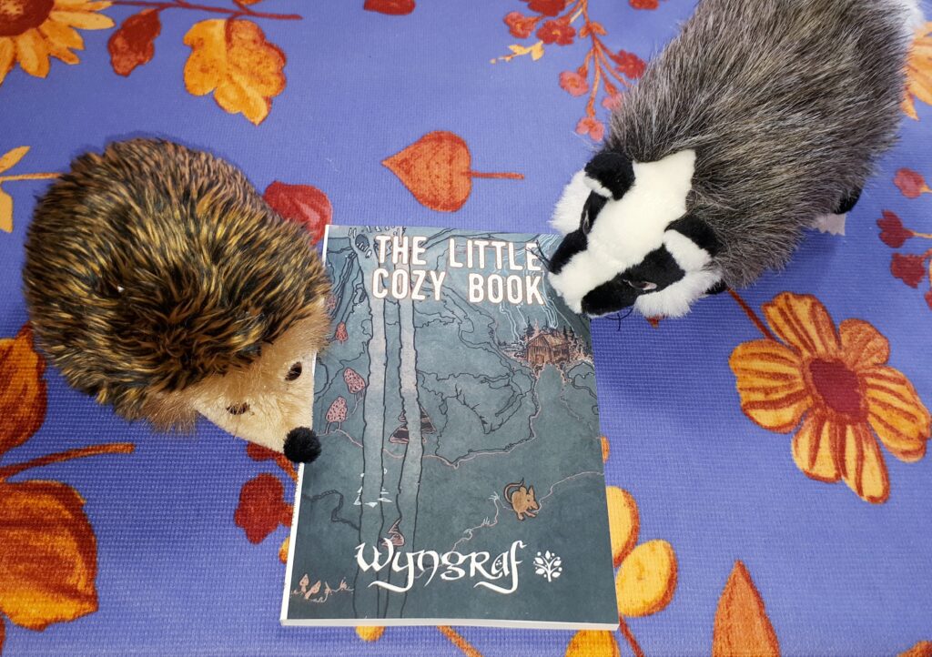 The Little Cozy Book with hedgehog and badger 