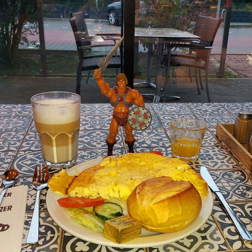 Dortmund Market Omelette with latte macchiato, orange juice and Masters of the Universe Classics He-Man