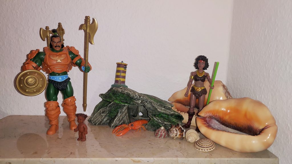 Masters of the Universe custom young Dekker with little Andra and his daughter on the beach of Orkas Island.