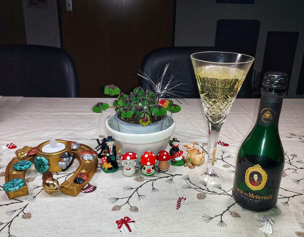 New Year's Eve decorations and champgne