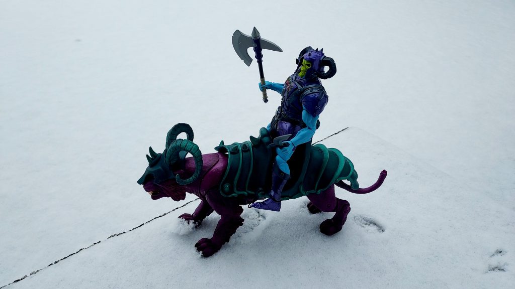 Masterverse Battle Armour Skeletor on Classics Panthor in the snow